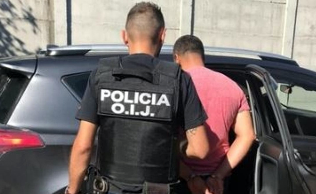 Depravados violan a sus 3 hermanos y a su propia mamá