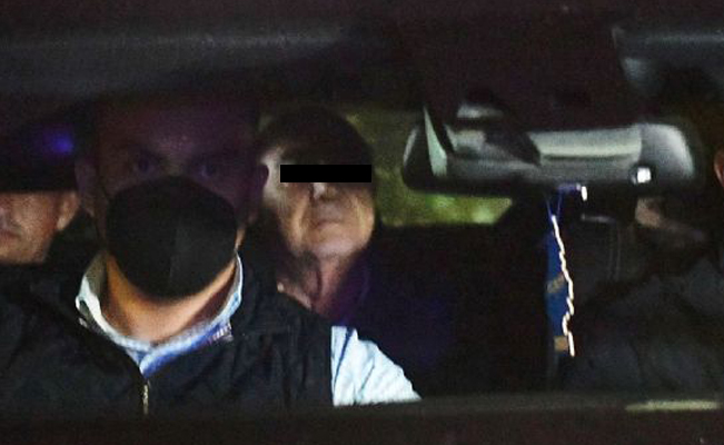 Jesús Murillo Karam es llevado a un hospital para una revisión