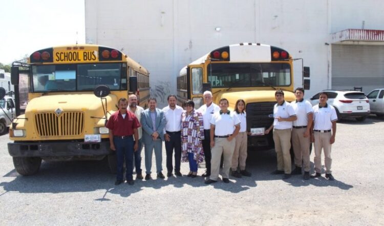 Recibe CONALEP Victoria donación de autobuses escolares