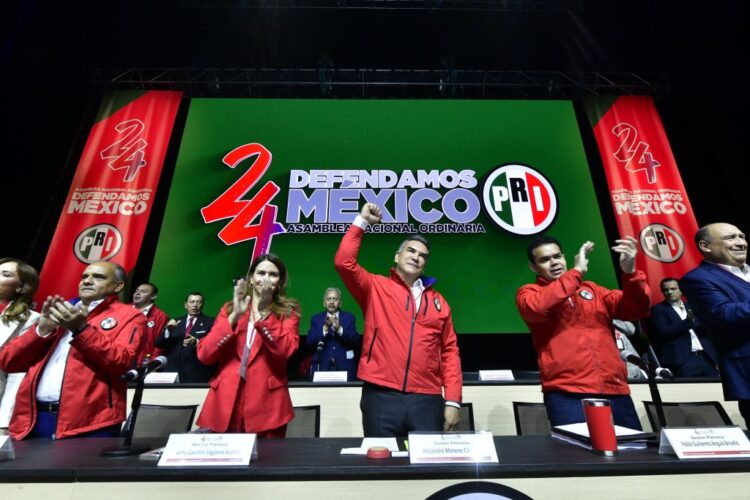 Asamblea Nacional de 3 mil 200 delegados aprueba reformas a documentos básicos del PRI