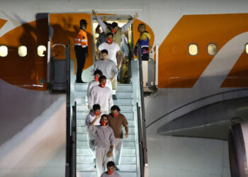 Llega a Venezuela vuelo con 311 repatriados desde México