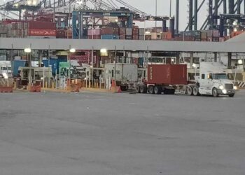 Tras operativo, reabren aduana de Manzanillo y detienen a manifestantes
