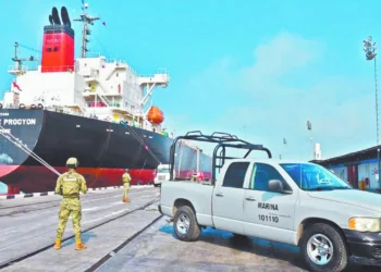 Sentencian en EU a empresario por sobornar a empleados de Pemex